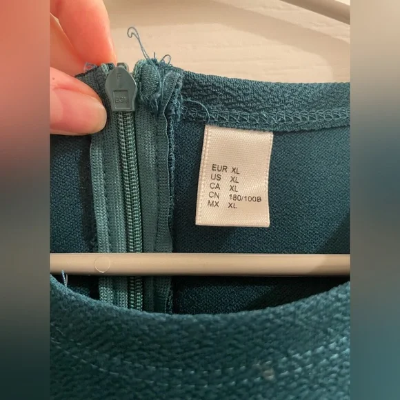 Green flutter-sleeve dress - Picture 4 of 5